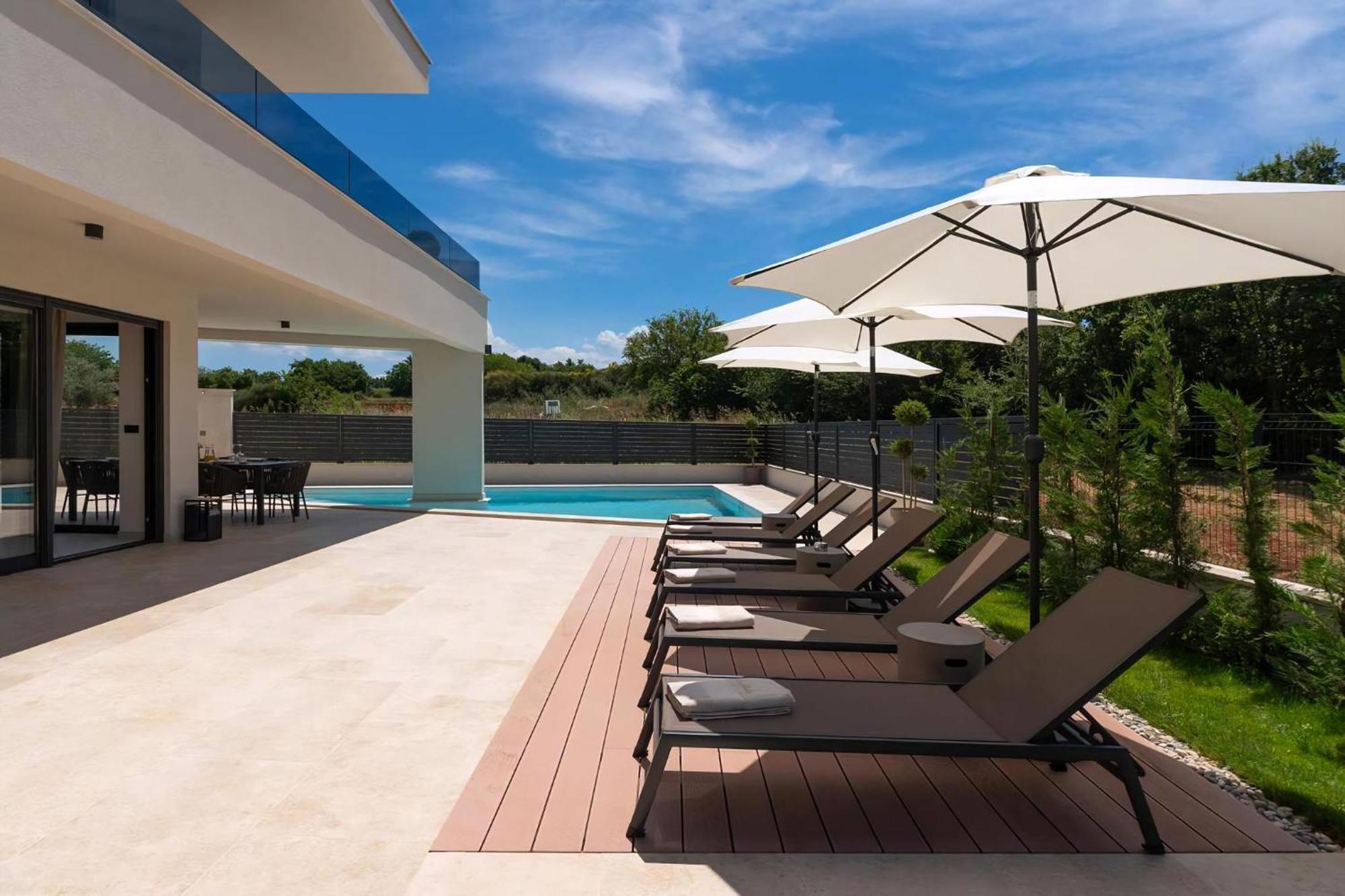 Luxurioese Villa Perla Mit Pool Und Jacuzzi Poreč Zewnętrze zdjęcie