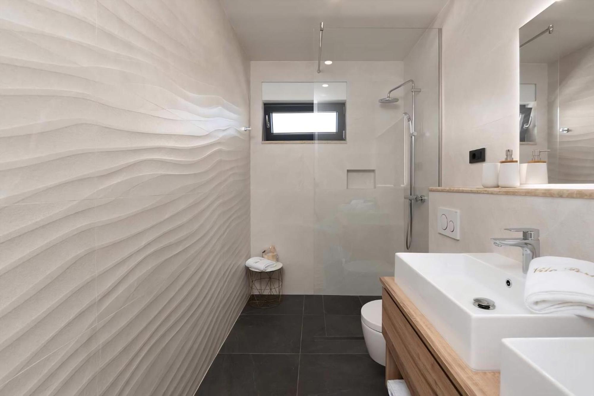 Luxurioese Villa Perla Mit Pool Und Jacuzzi Poreč Zewnętrze zdjęcie