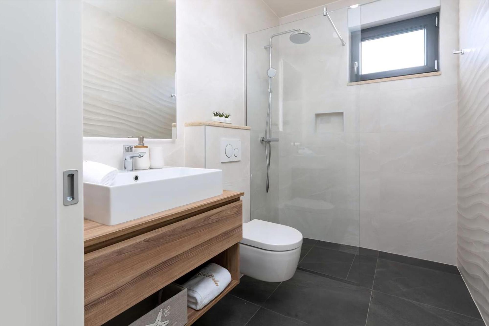 Luxurioese Villa Perla Mit Pool Und Jacuzzi Poreč Zewnętrze zdjęcie